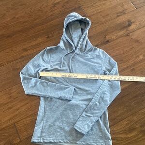 Vineyard Vines Performance lightweight hoodie. XXS. EUC. Gray. Worn once.